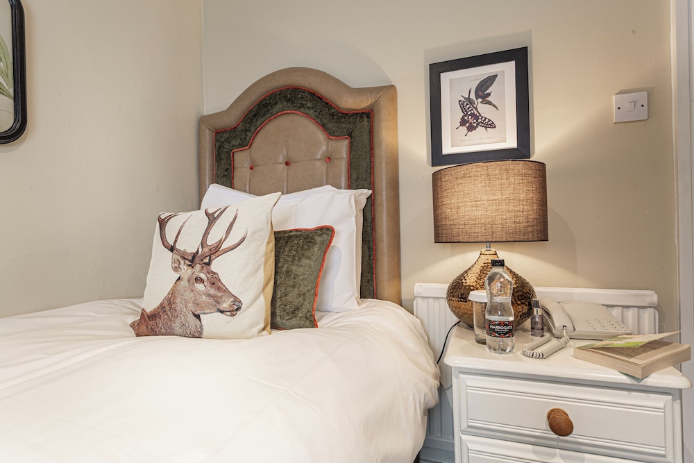 The Feathers Hotel 22/50