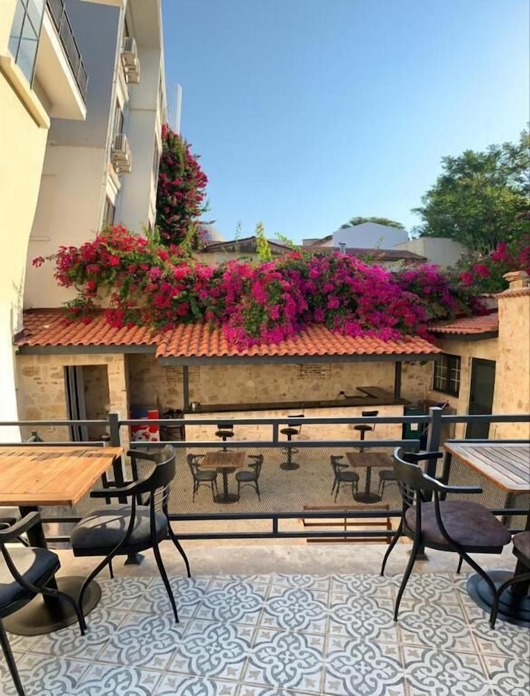 Solo Boutique Hotel 14/23