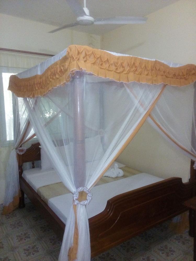 Kinondoni Diamond Hotel 5/20