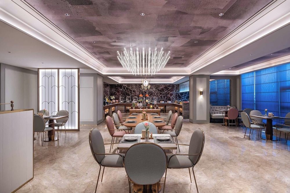 Mercure Nantong Suxitong Riverside 30/42