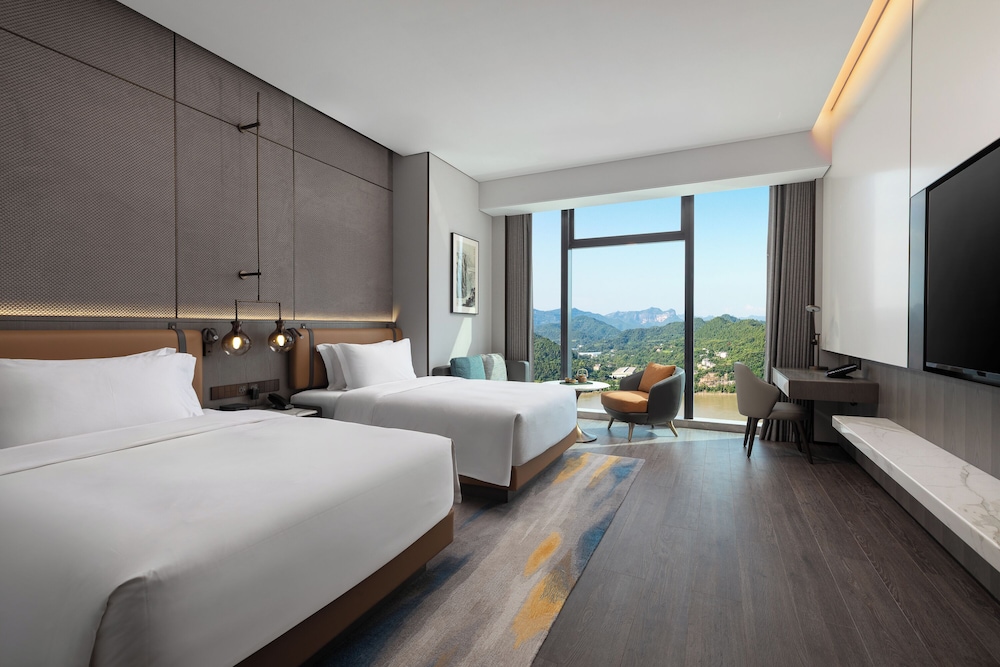Wyndham Grand Yichang Riverside 32/71
