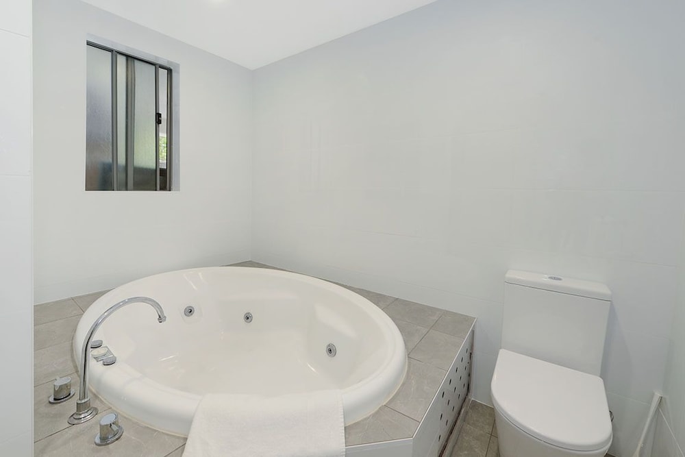 Tiarri Terrigal 44/50