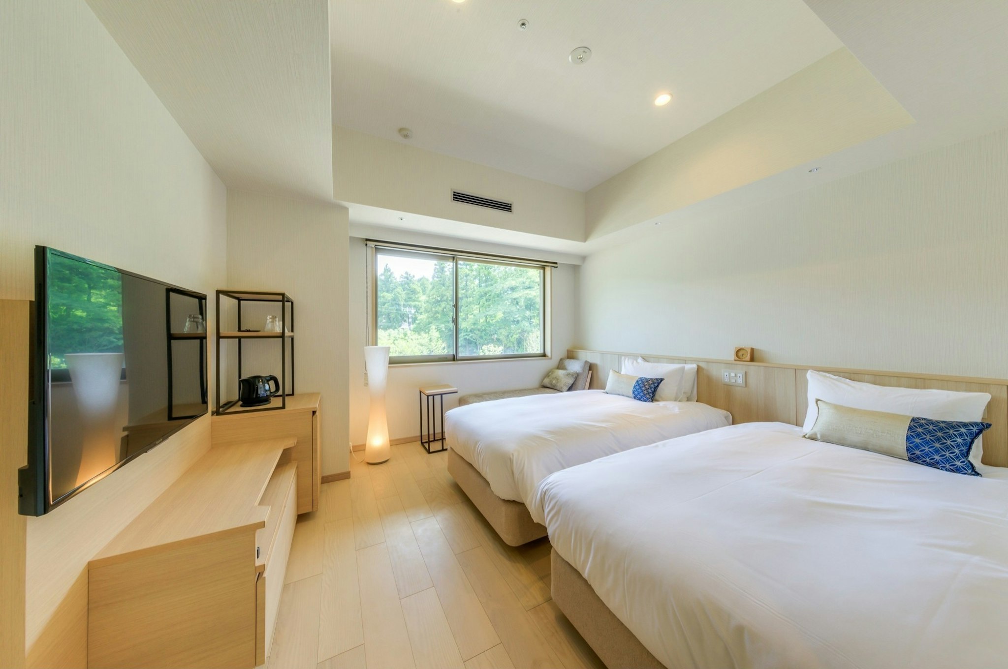 Casual, Twin Beds
