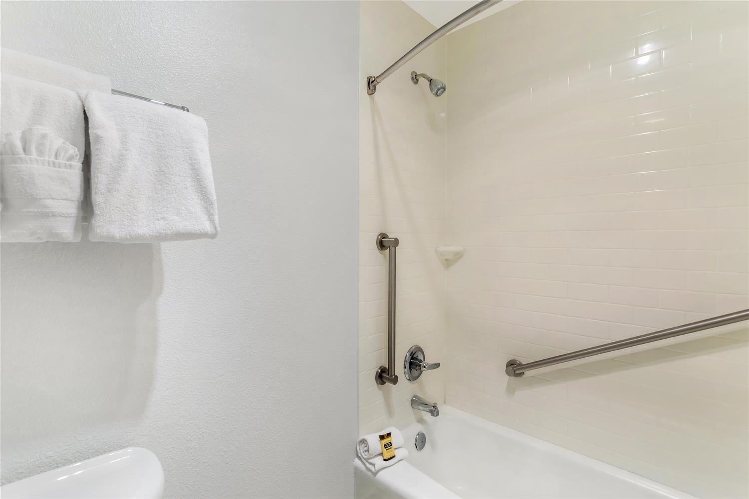 Best Western Plus Garden Court Inn 24/54
