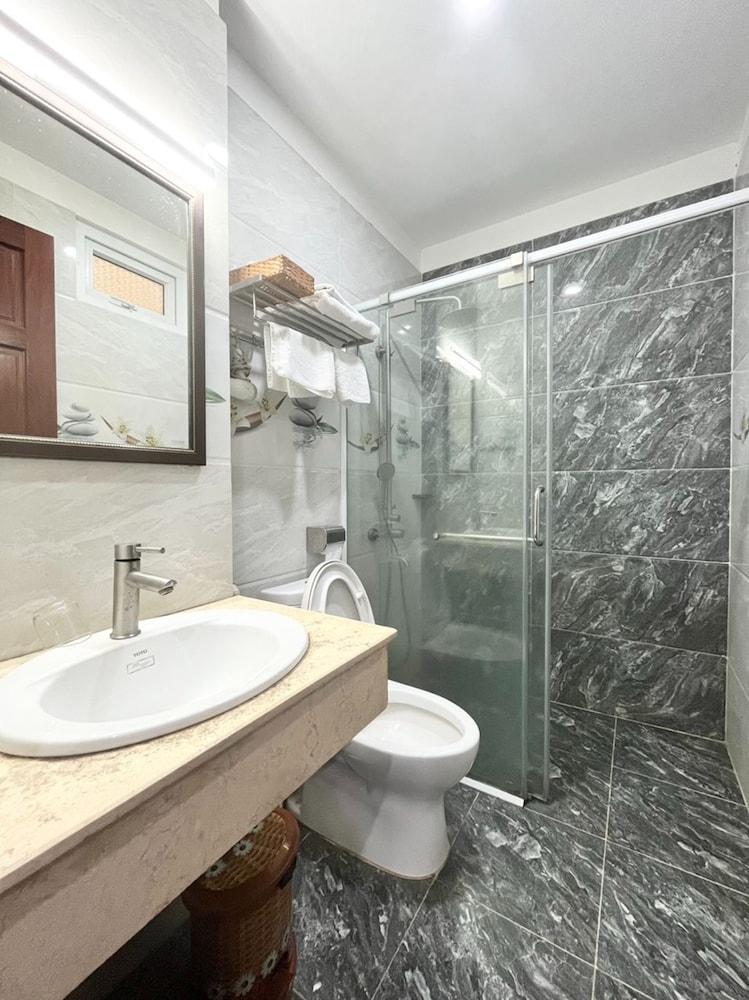 Bien Ngoc Hotel 37/38