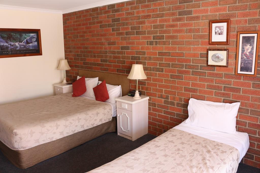 BENDIGO HAYMARKET MOTOR INN 12/27