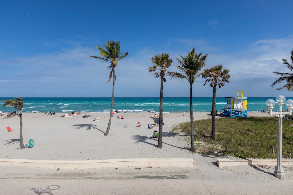 Paradise Oceanfront Hbh 38/41