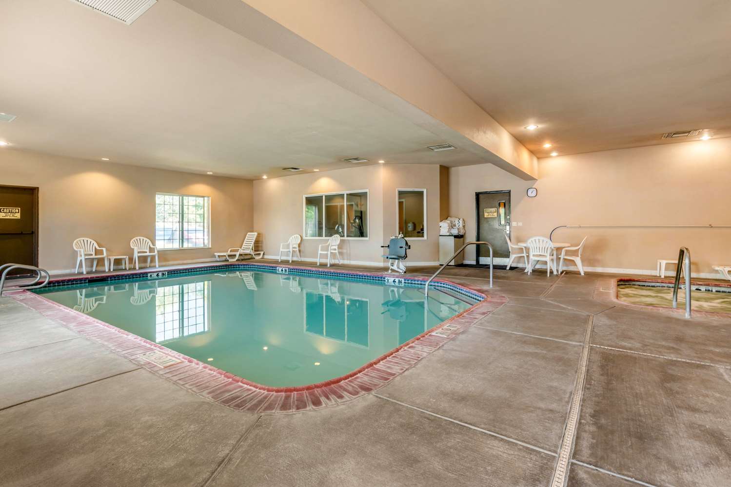 Comfort Inn & Suites Galt Lodi North 23/39