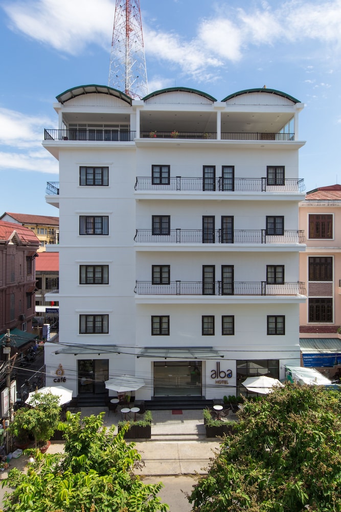 Alba Hotel 1/60