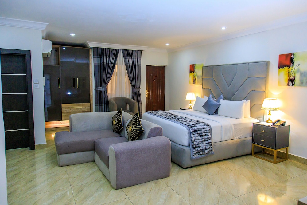 Hotel Aries Suites 11/22