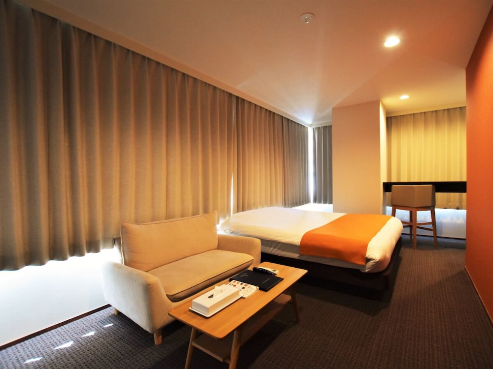 ROMANTIC, STUDIO, SUITE, QUEEN BED, HOT TUB
