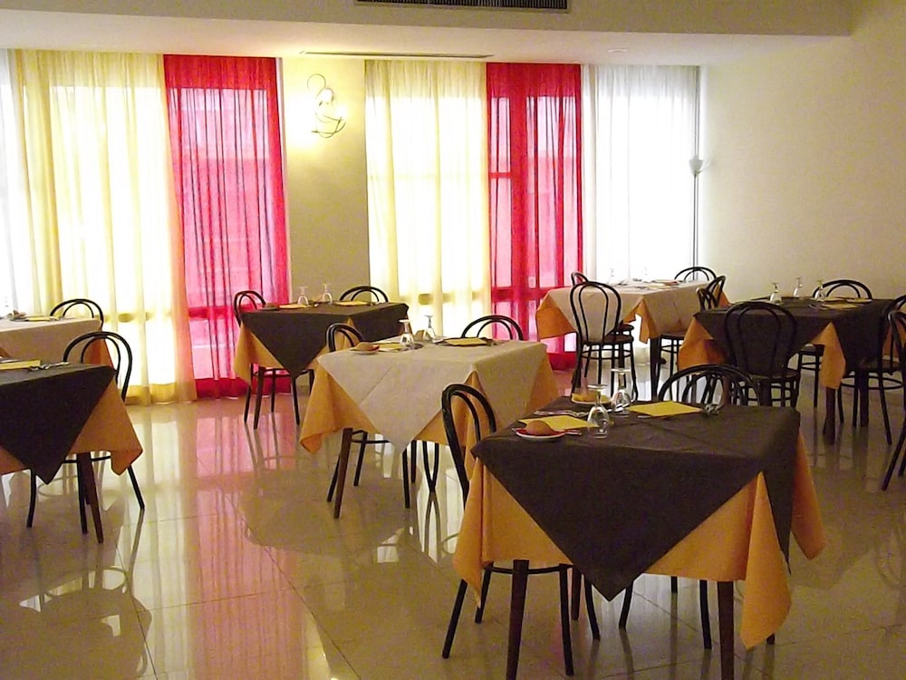 Mimosa Hotel 38/50