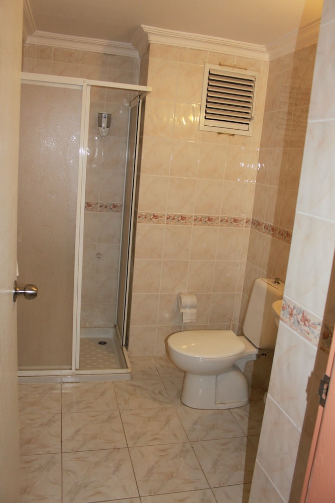 Villa Granada 17/18