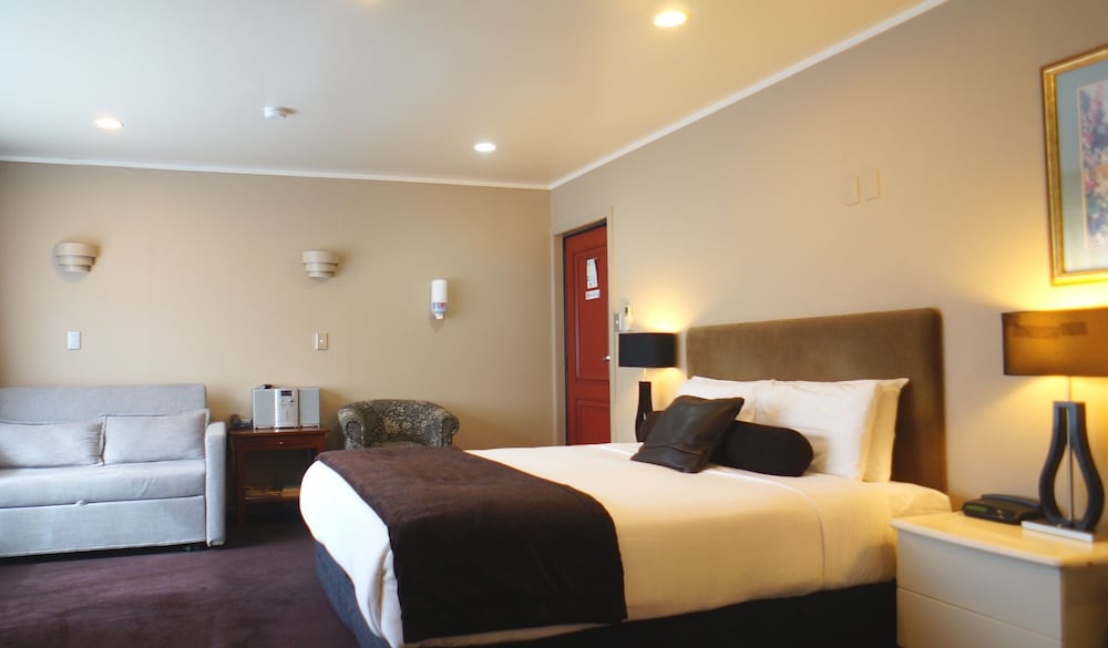 Cornwall Park Motor Inn 23/47