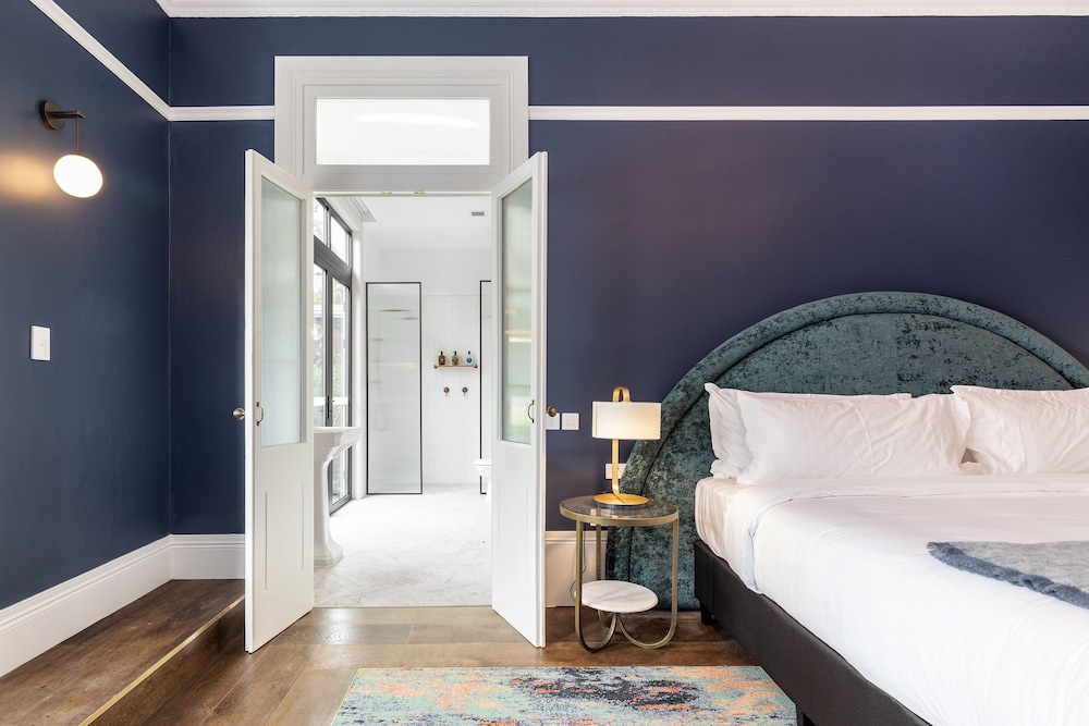 The Albert Hotel Mosman 50/50