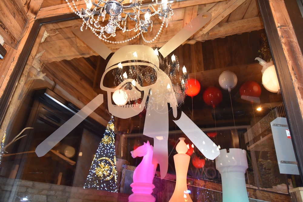 Snow Lodge Boutique Hotel 35/70