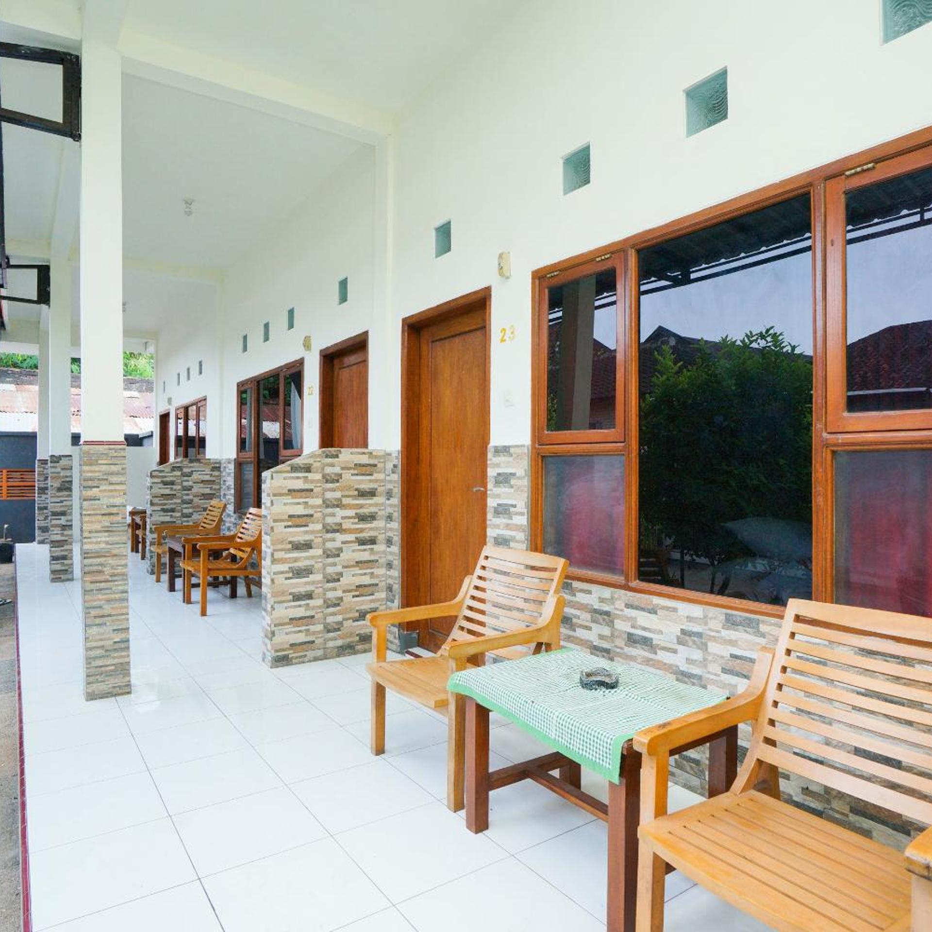 OYO 1999 Hotel Tentrem Syariah 16/33