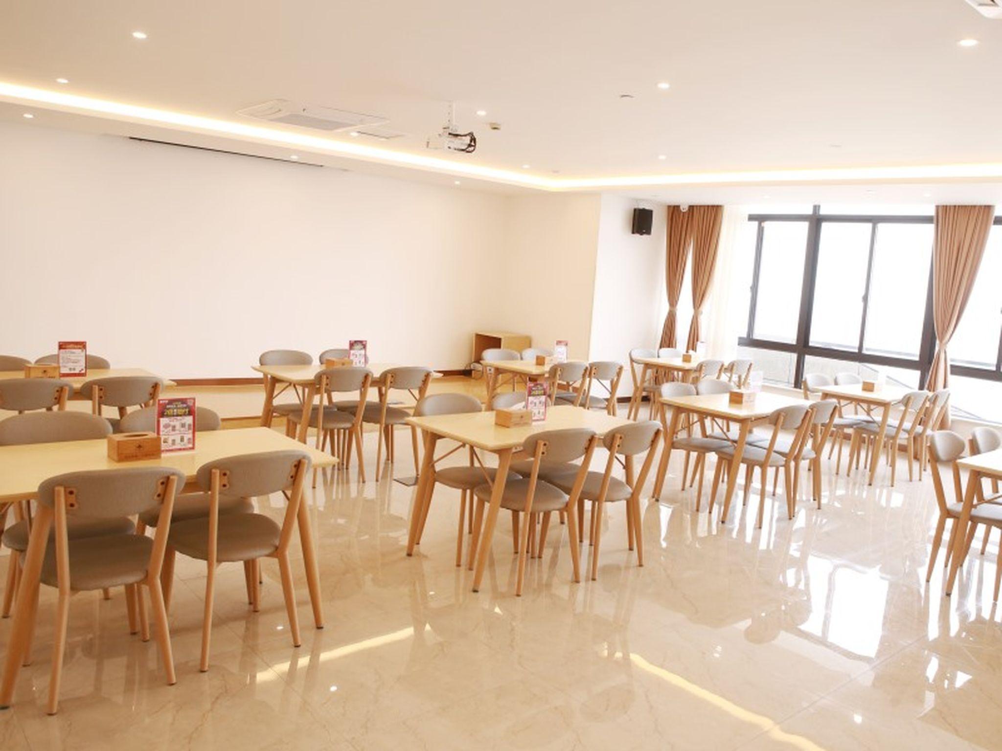 GreenTree Inn Huzhou Zhili Fortune Plaza Wuxing Avenue Express Hotel 38/53