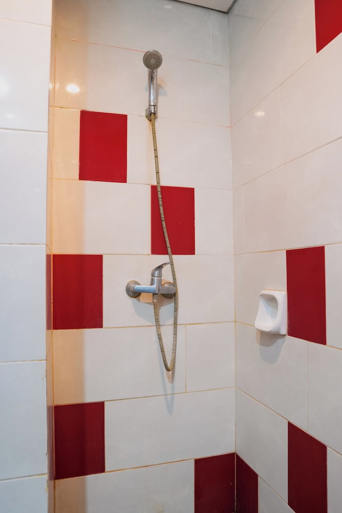 Hotel Brothers INN Merah Solo Baru 33/36