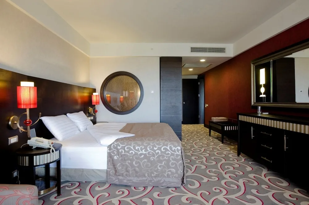 Cornelia Diamond Golf Resort and Spa 24/91