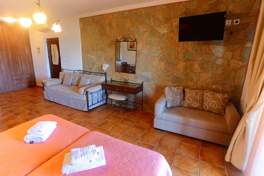 Vathi Hotel 21/50