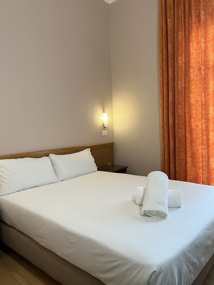 STANDARD, LARGE SINGLE BED
