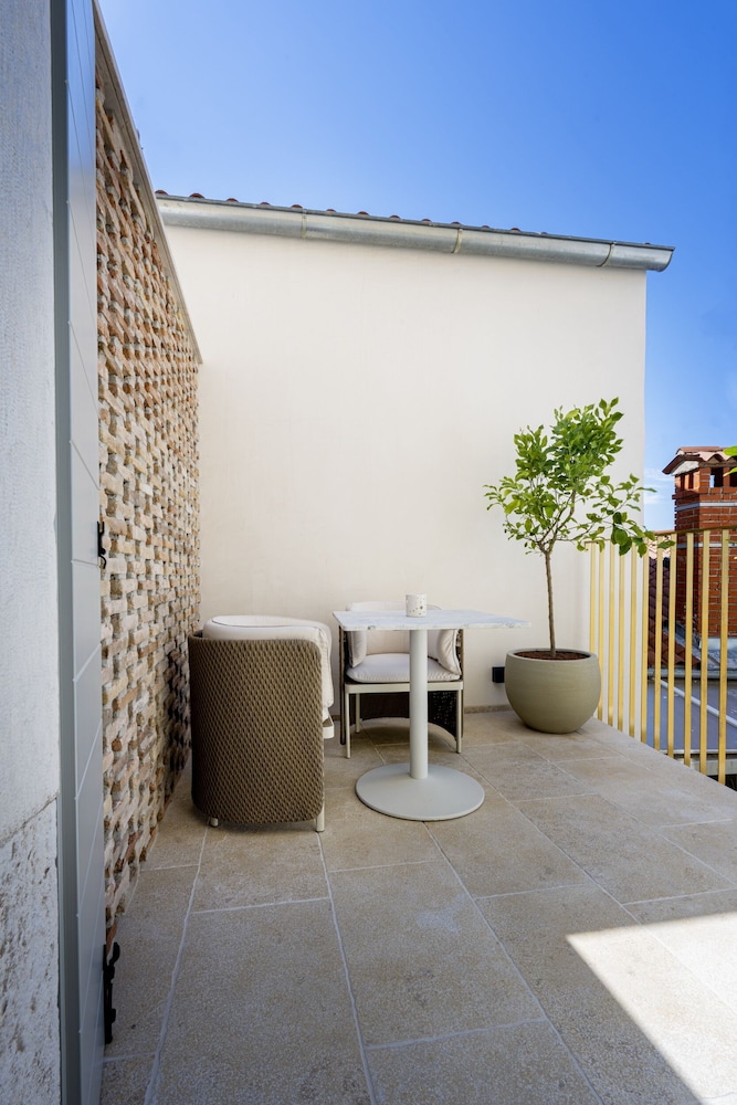 SPIRITO SANTO PALAZZO STORICO 63/70
