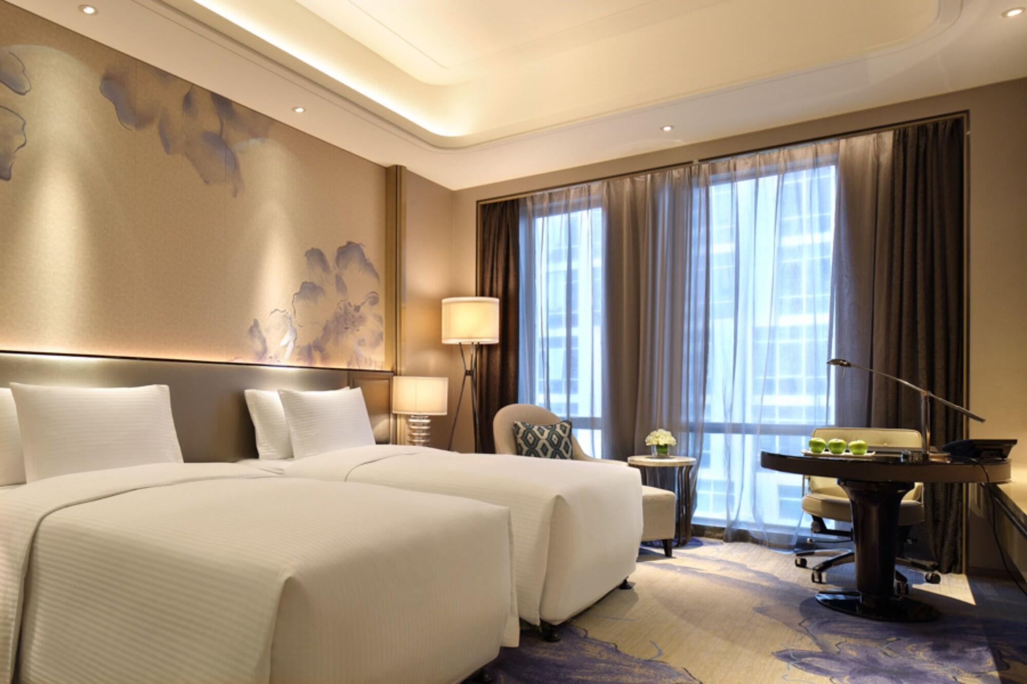 Deluxe, Twin Beds, Executive Level