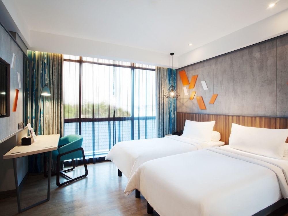 IBIS STYLES MEDAN PATTIMURA 16/41