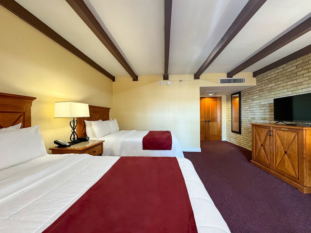 CLUB, 2 DOUBLE BEDS, BALCONY
