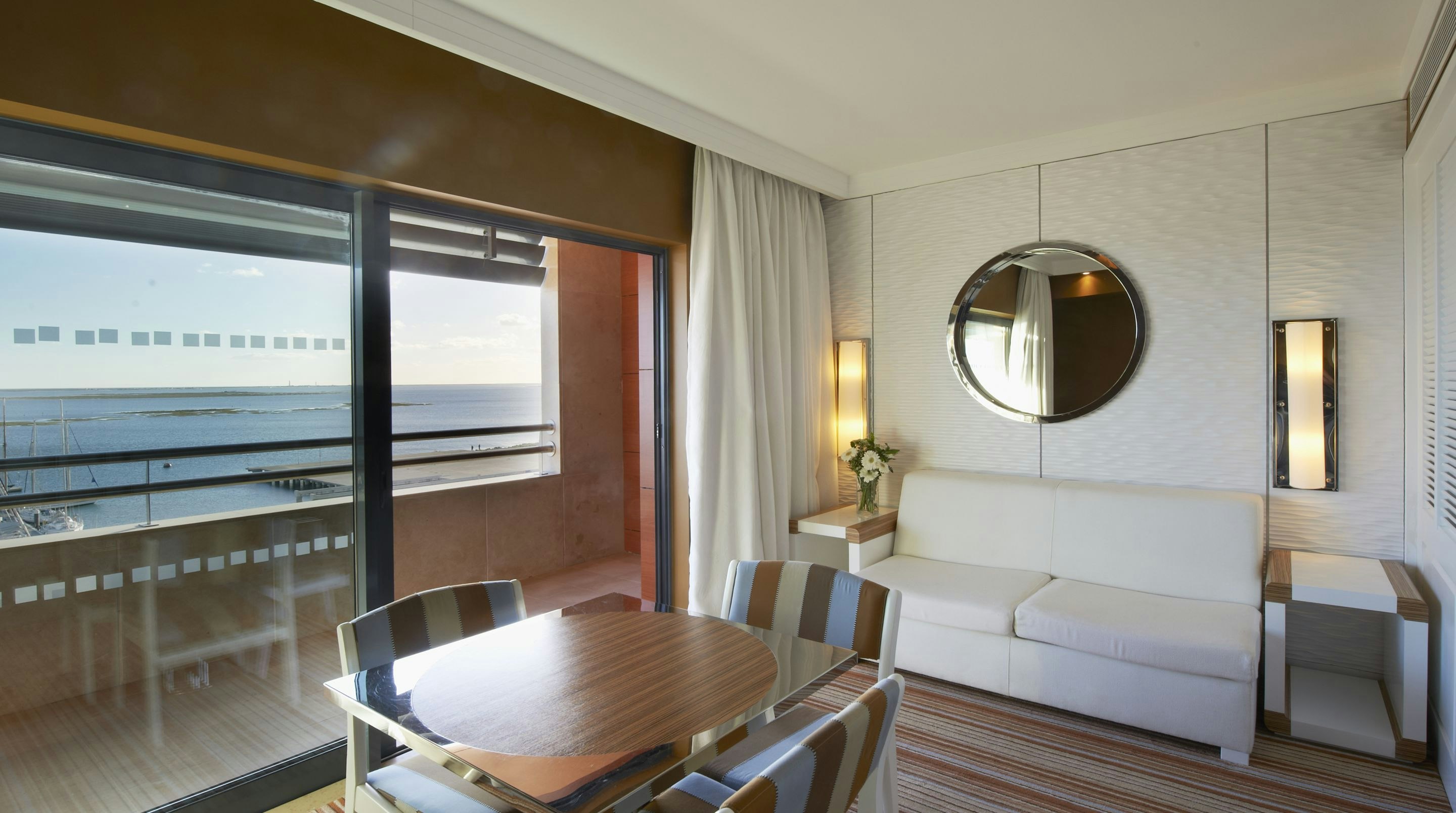 Real Marina Hotel & Spa 55/83