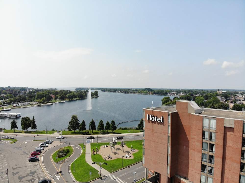 Hotel MOCO Valleyfield 62/64