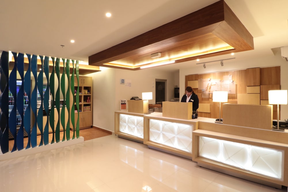 Holiday Inn Express Piedras Negras 4/72