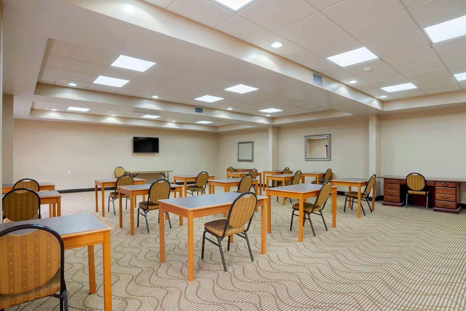 Comfort Suites Fultondale I-65 near I-22 30/35