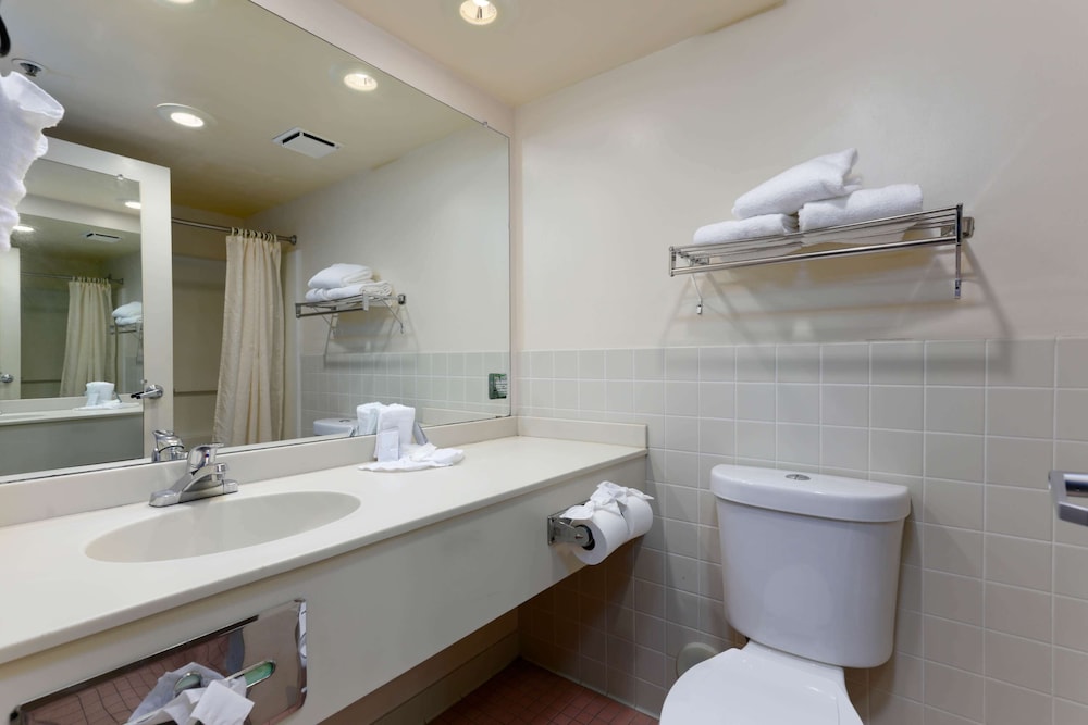 غرفة ديلوكس بسريرين كوين، Studio6 Suites Lake Havasu City AZ 4/5