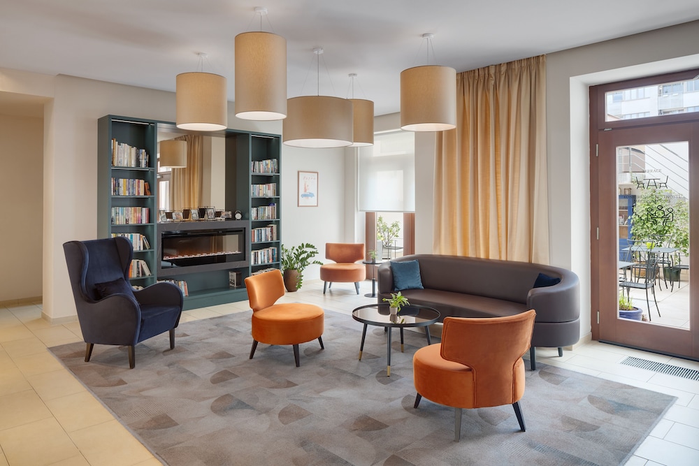 CAROL HOTEL 37/52