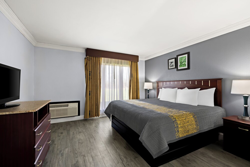 Americas Best Value Inn & Suites - Clarence/Buffalo East 16/49