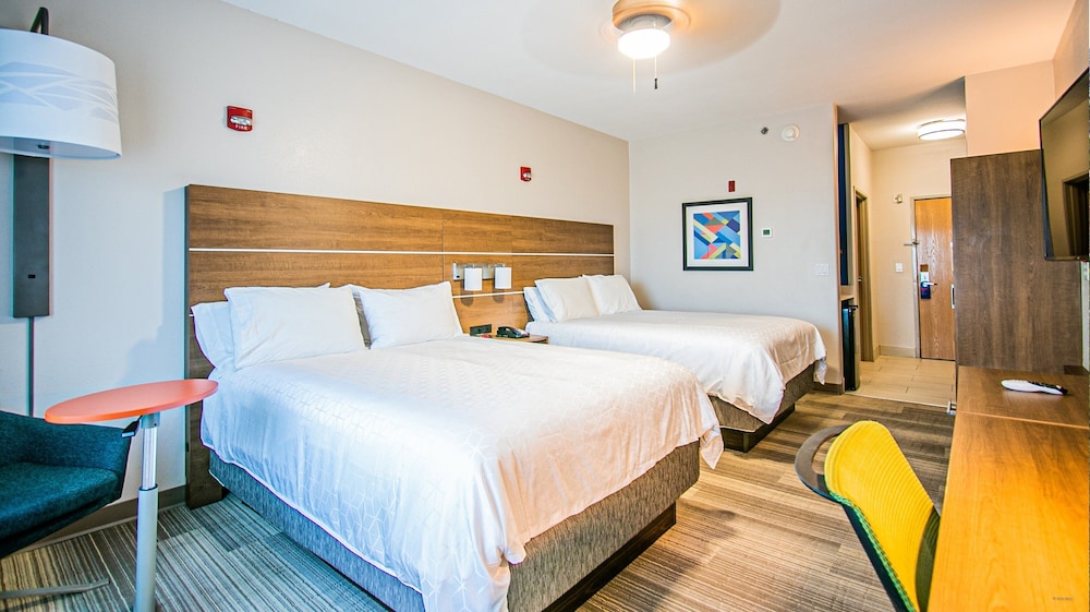 Holiday Inn Express Suites South Padre Island 23/62