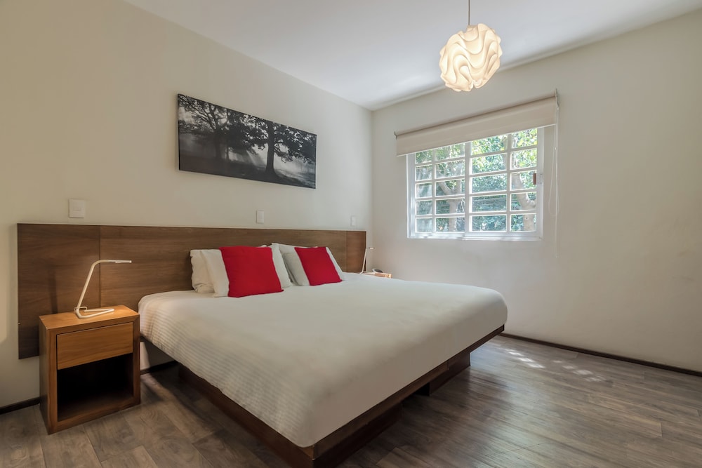 SUPERIOR, APARTMENT, KING BED, SOFA