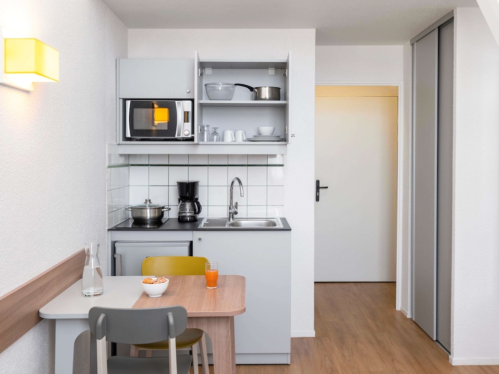 Adagio Access La Defense Place Charras 40/50