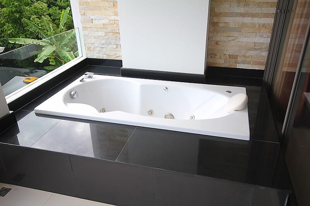Tropical Sea View Residence 57/60