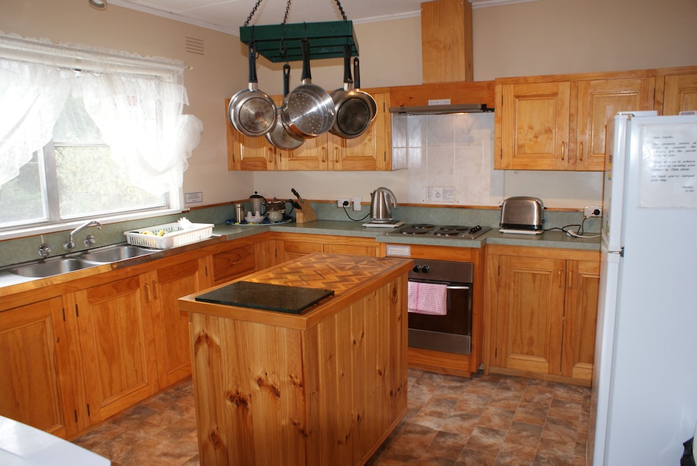 AAA GRANARY ACCOMMODATION-THE LAST RESORT 40/63