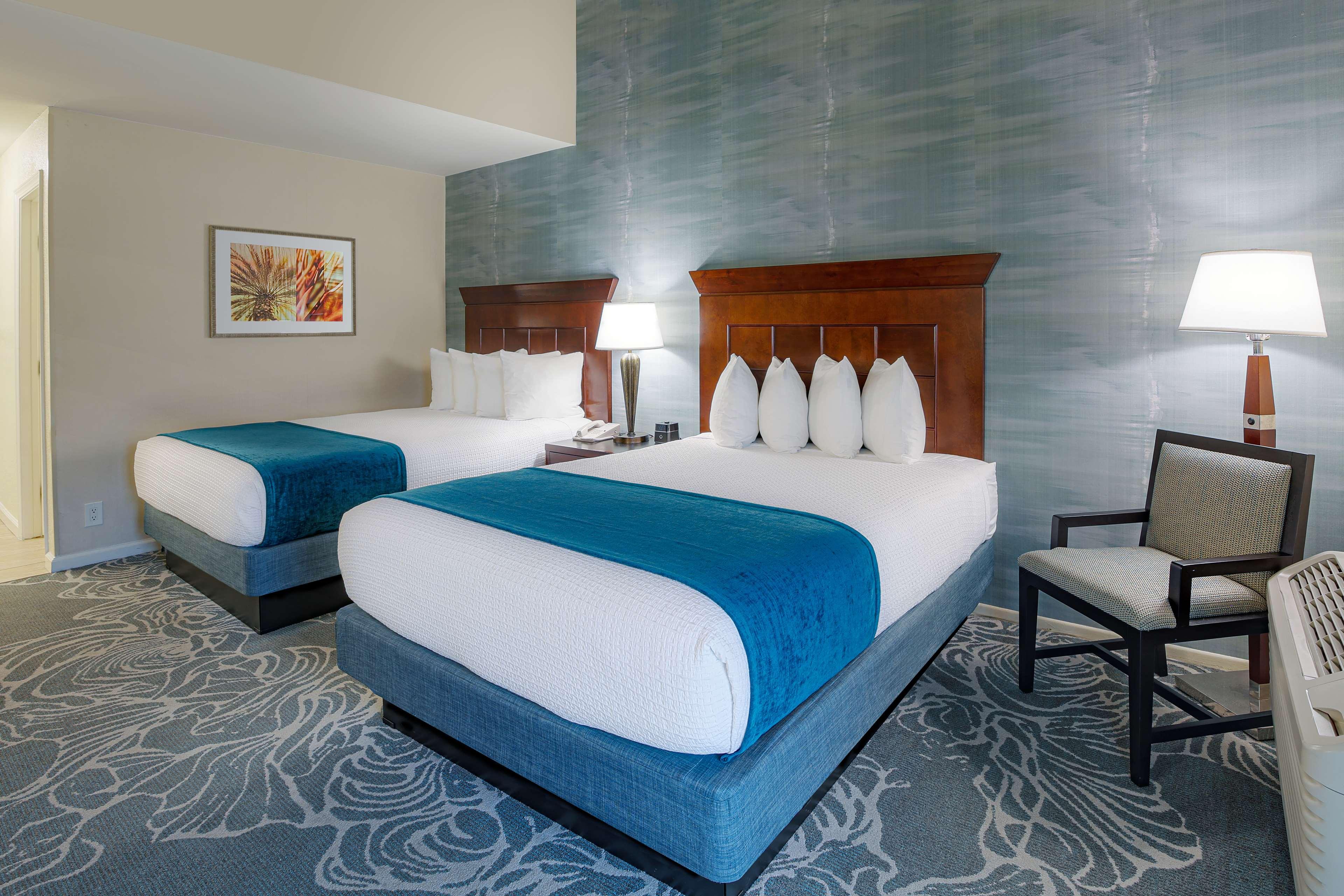 Courtyard, 2 Queen Beds، Best Western Plus Carpinteria Inn 3/8