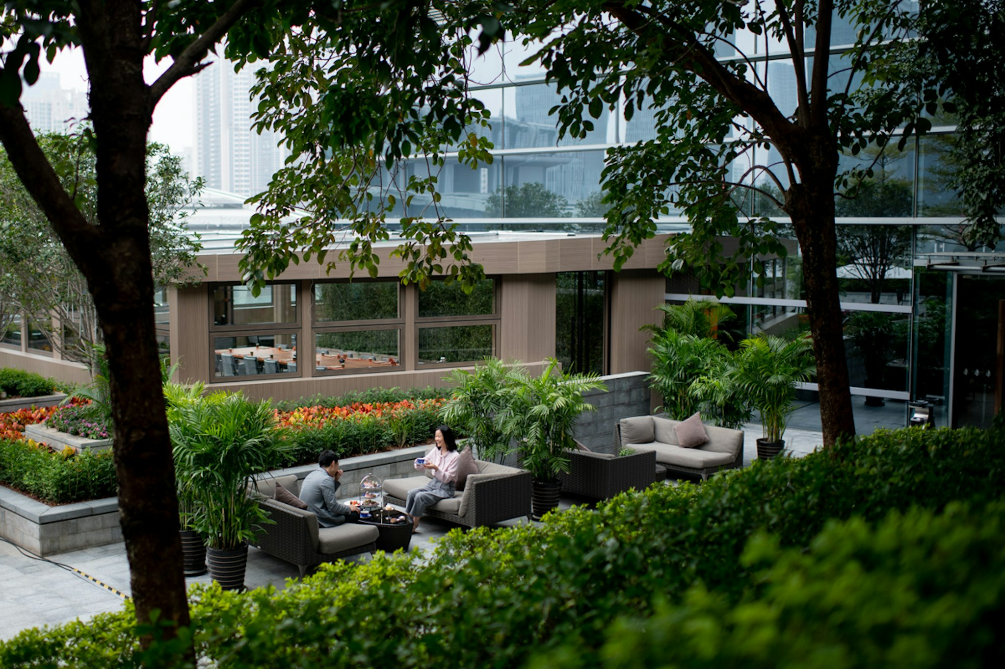 Four Seasons Hotel Shenzhen 55/56