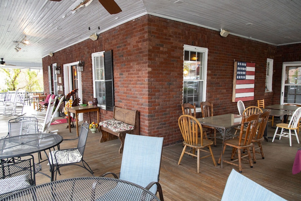 Inn on Church 45/45