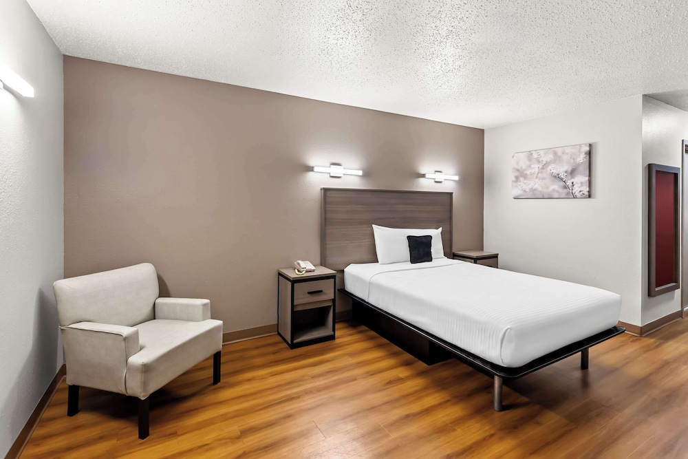 Red Lion Inn & Suites Pontoon Beach 21/55