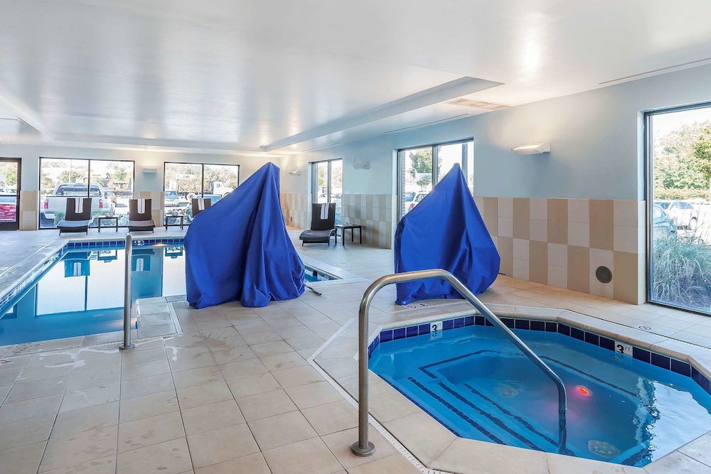 Comfort Suites Suffolk Chesapeake 27/47