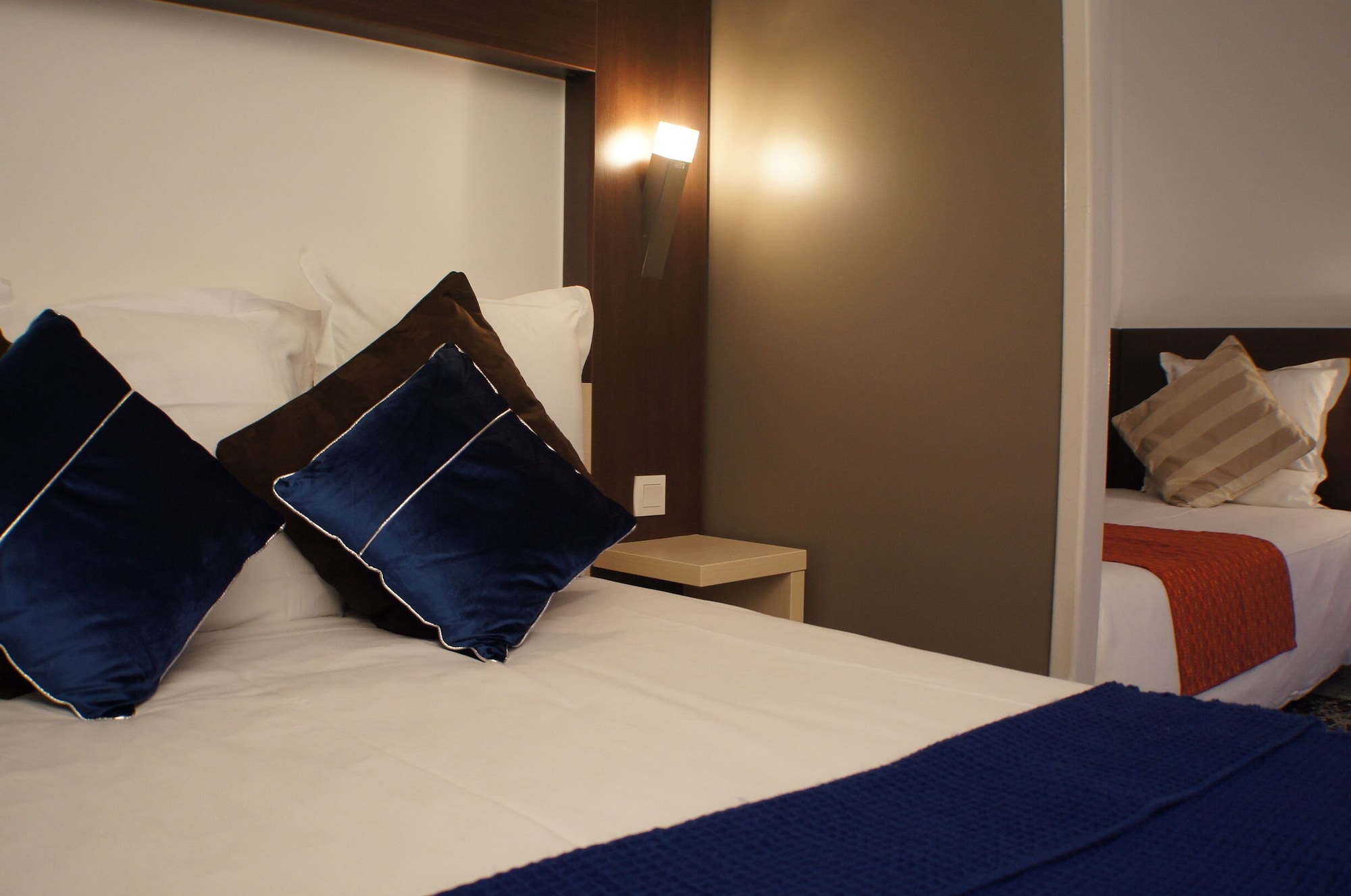 غرفة ثلاثية بسرير مزدوج وسرير فردي، Hotel the Originals Annonay Est La Siesta 5/9