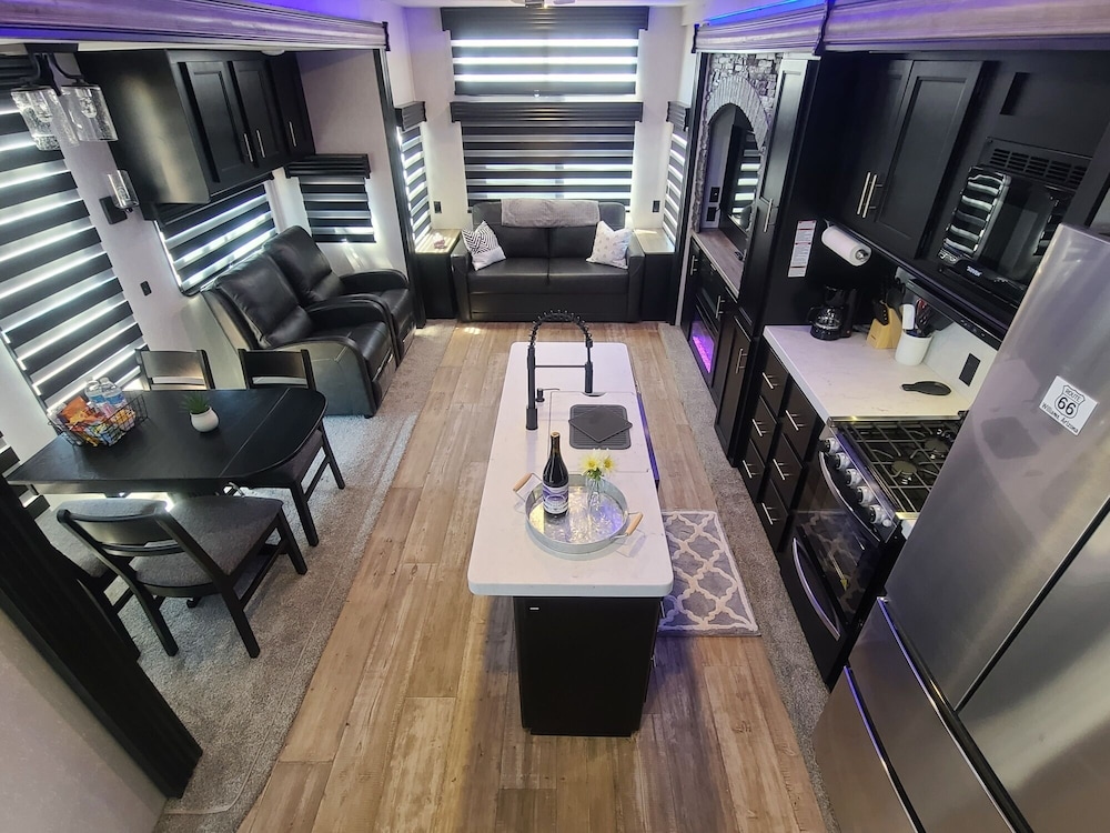Grand Canyon RV Glamping 63/81