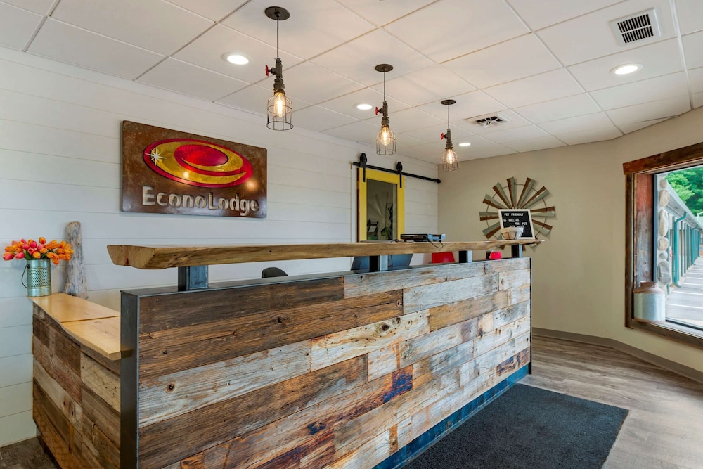 Econo Lodge Lakeview 5/44